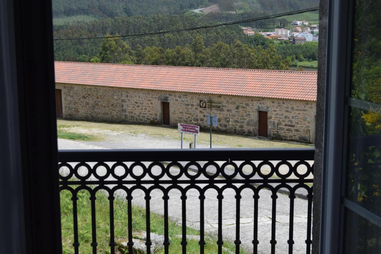 Pension De Moraime Bagian luar foto
